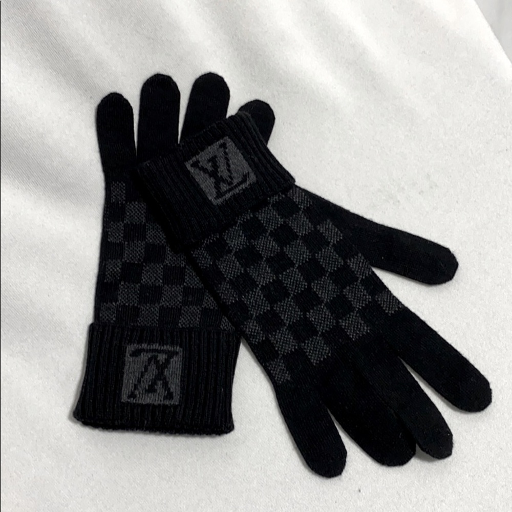 Louis Vuitton- gloves